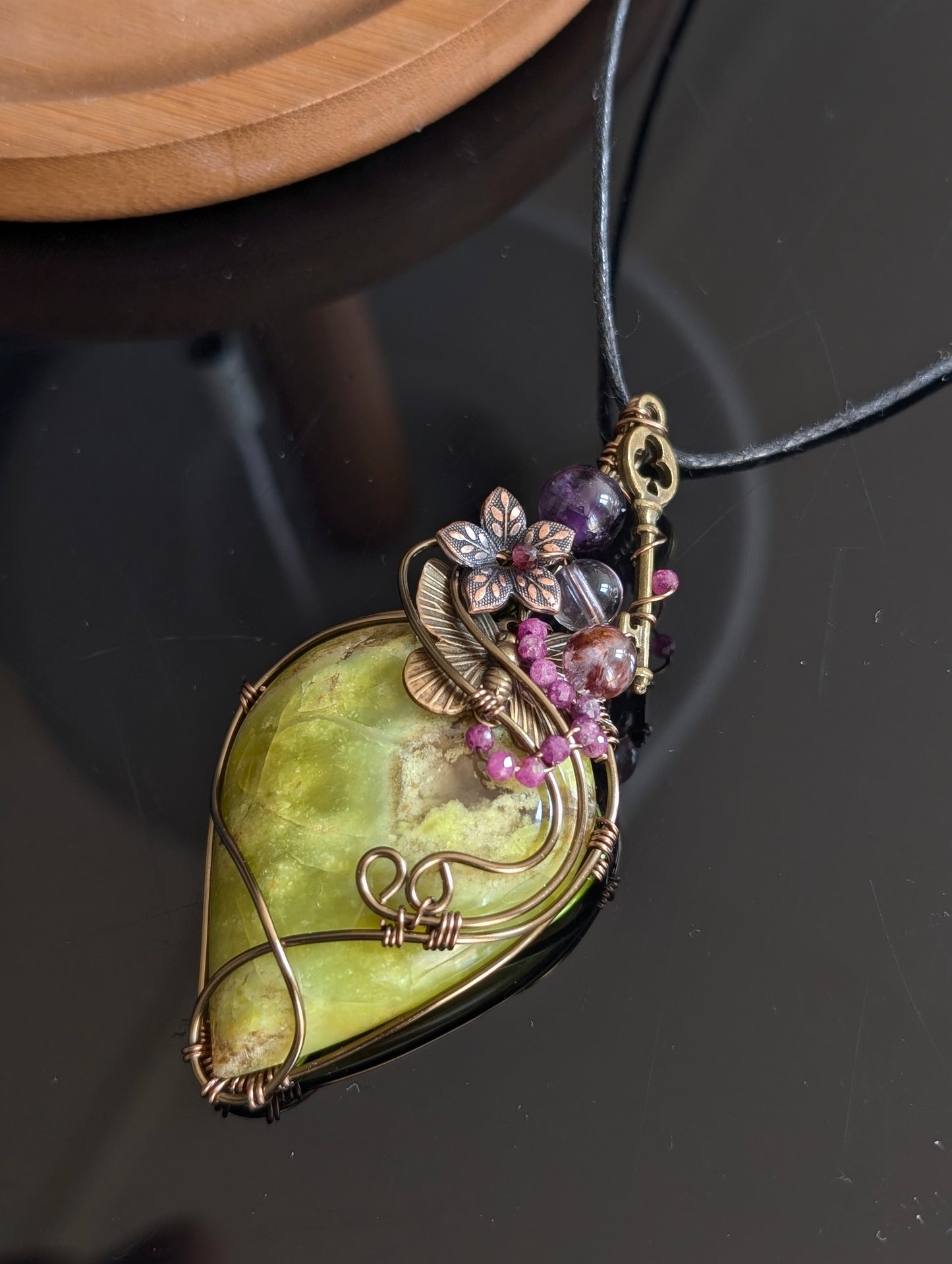 Collier en opale verte wire wrap