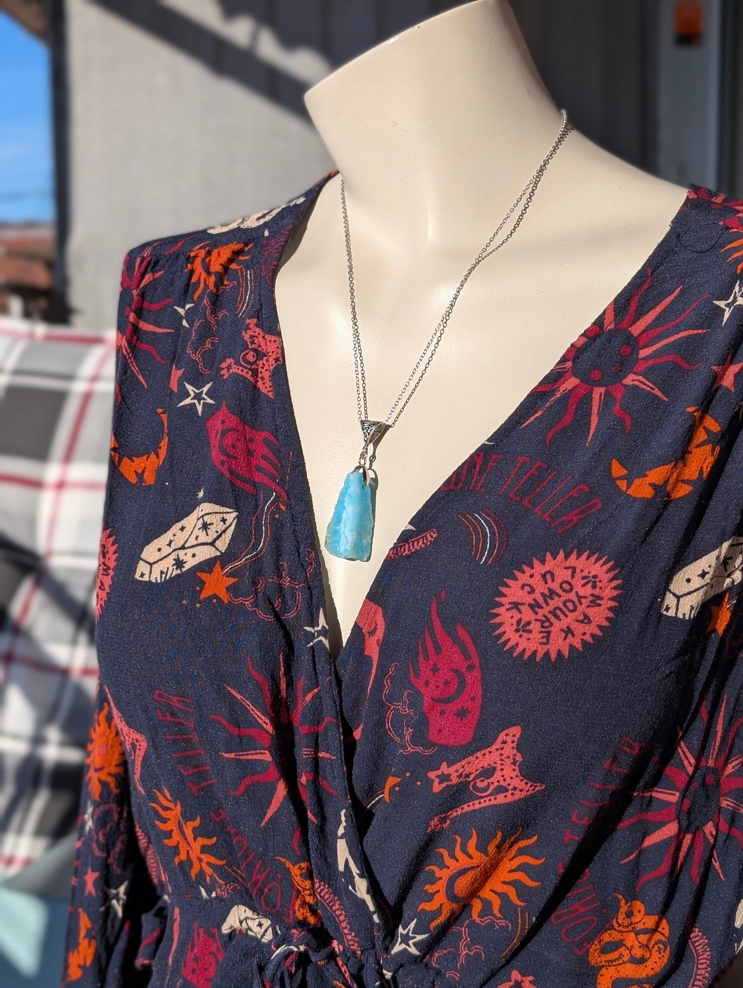 Collier brut aragonite bleue