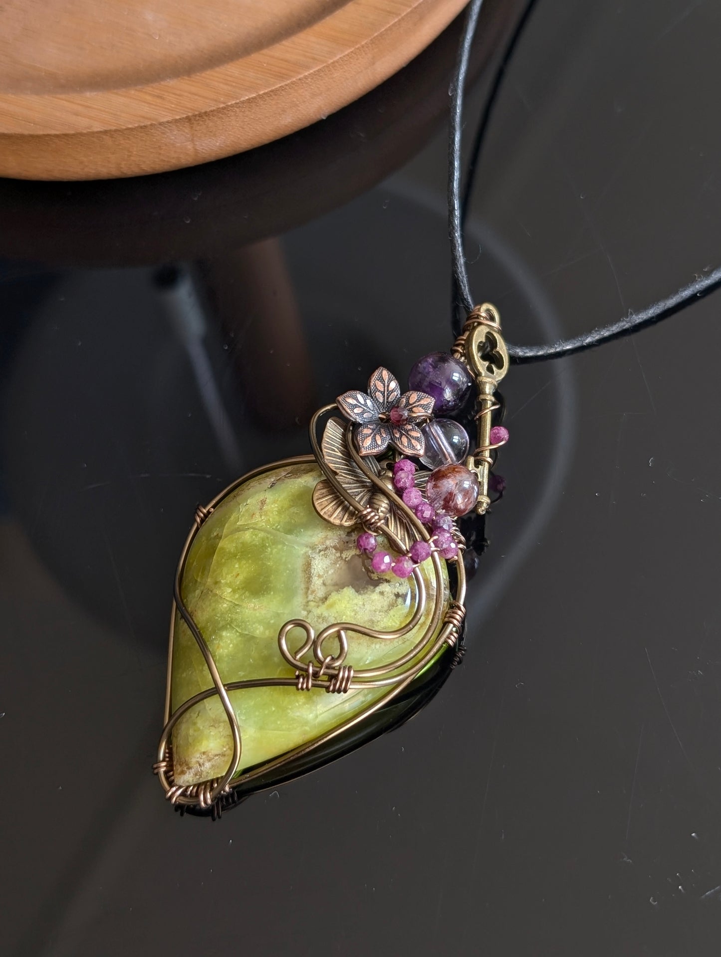 Collier en opale verte wire wrap