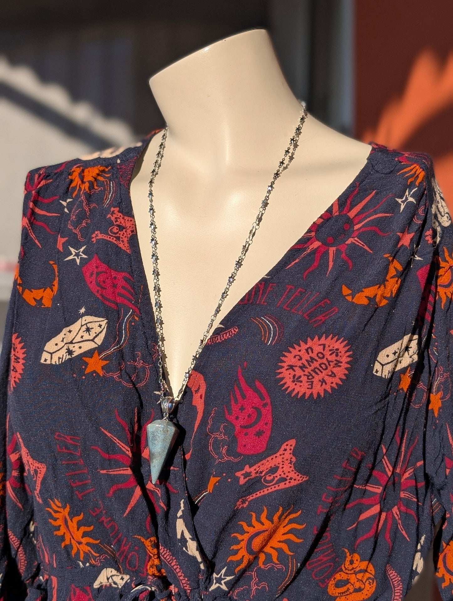 Collier pendule en trolléite long sautoir
