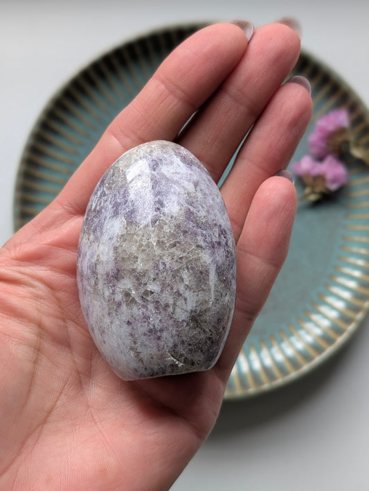Une lépidolite à poser