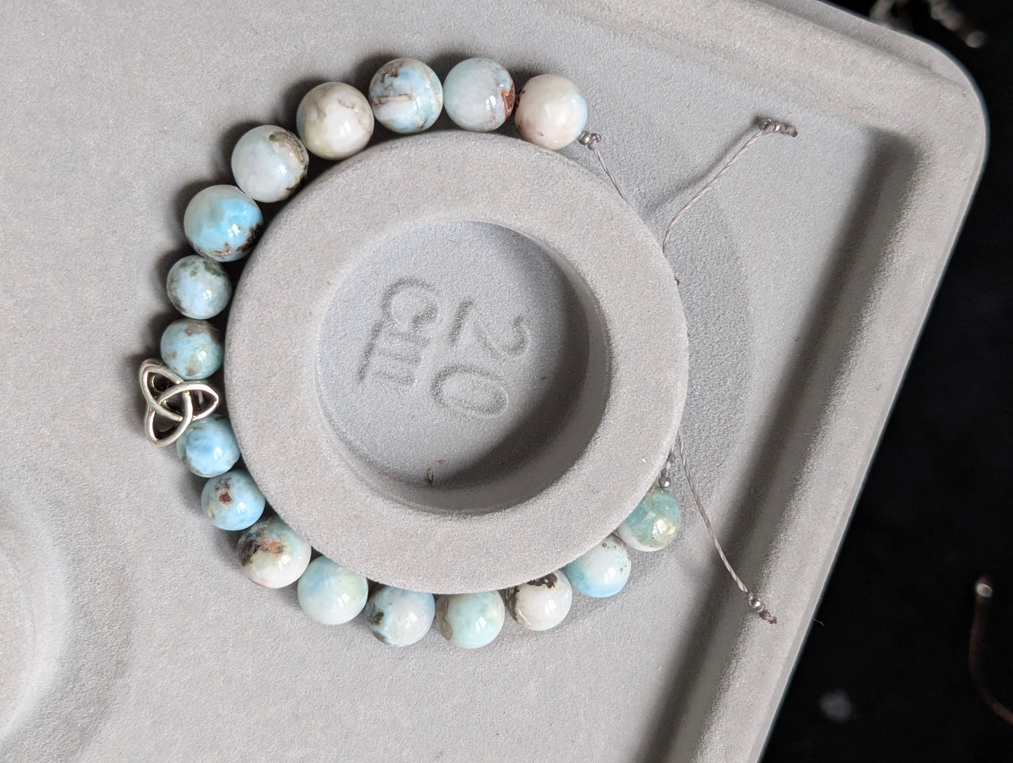 Bracelet larimar et triquetra 15 cm minimum