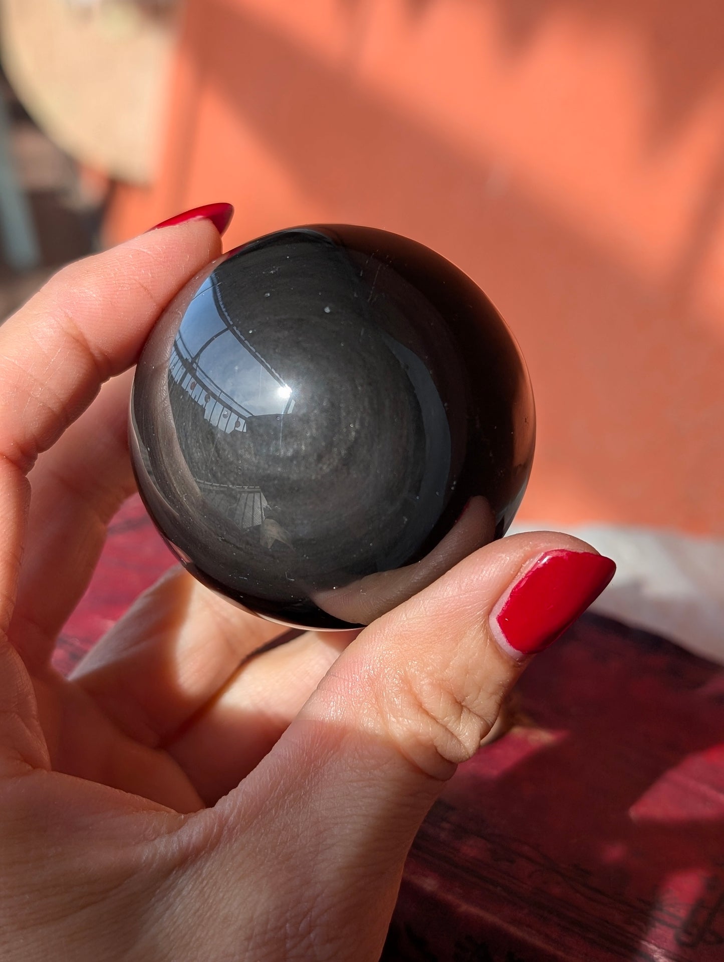 Sphère obsidienne argentée