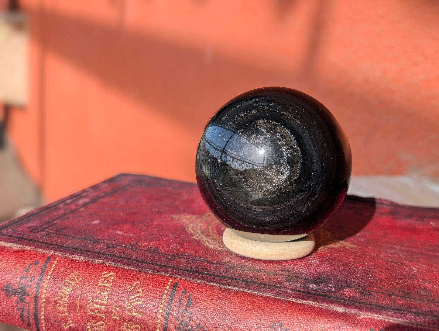 Sphère obsidienne argentée