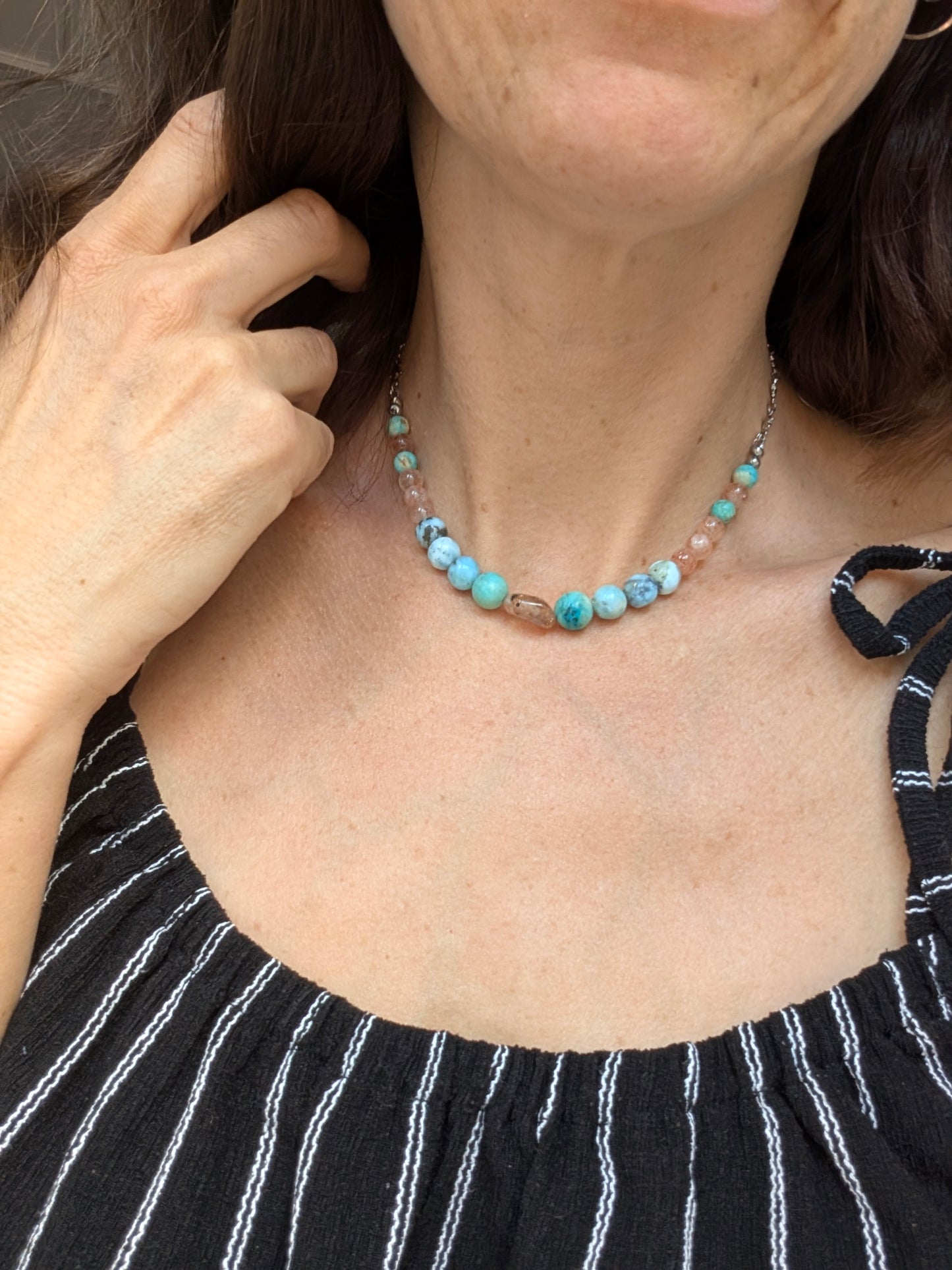 Collier unique larimar turquoise péruvienne pierre de soleil