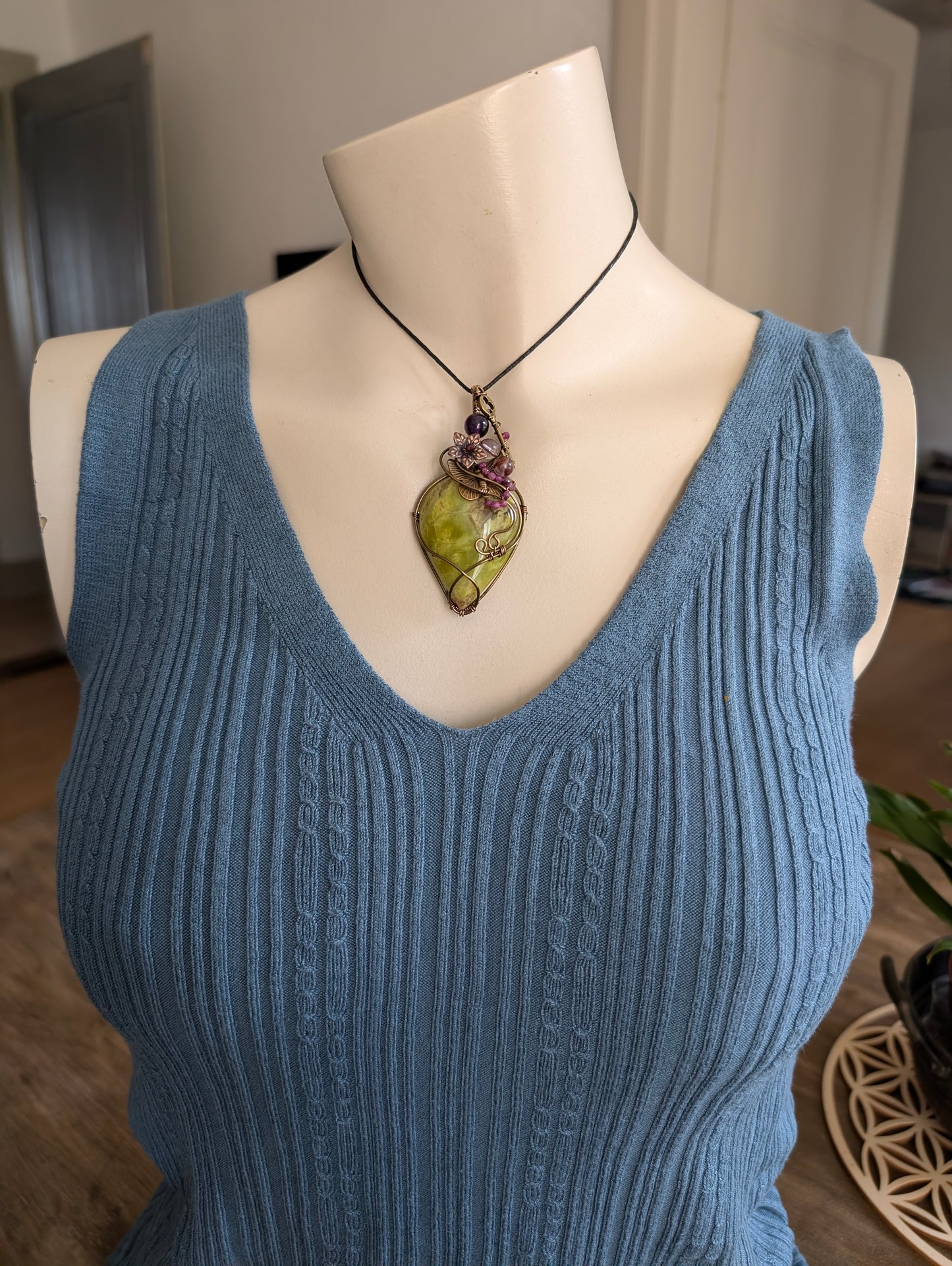 Collier en opale verte wire wrap