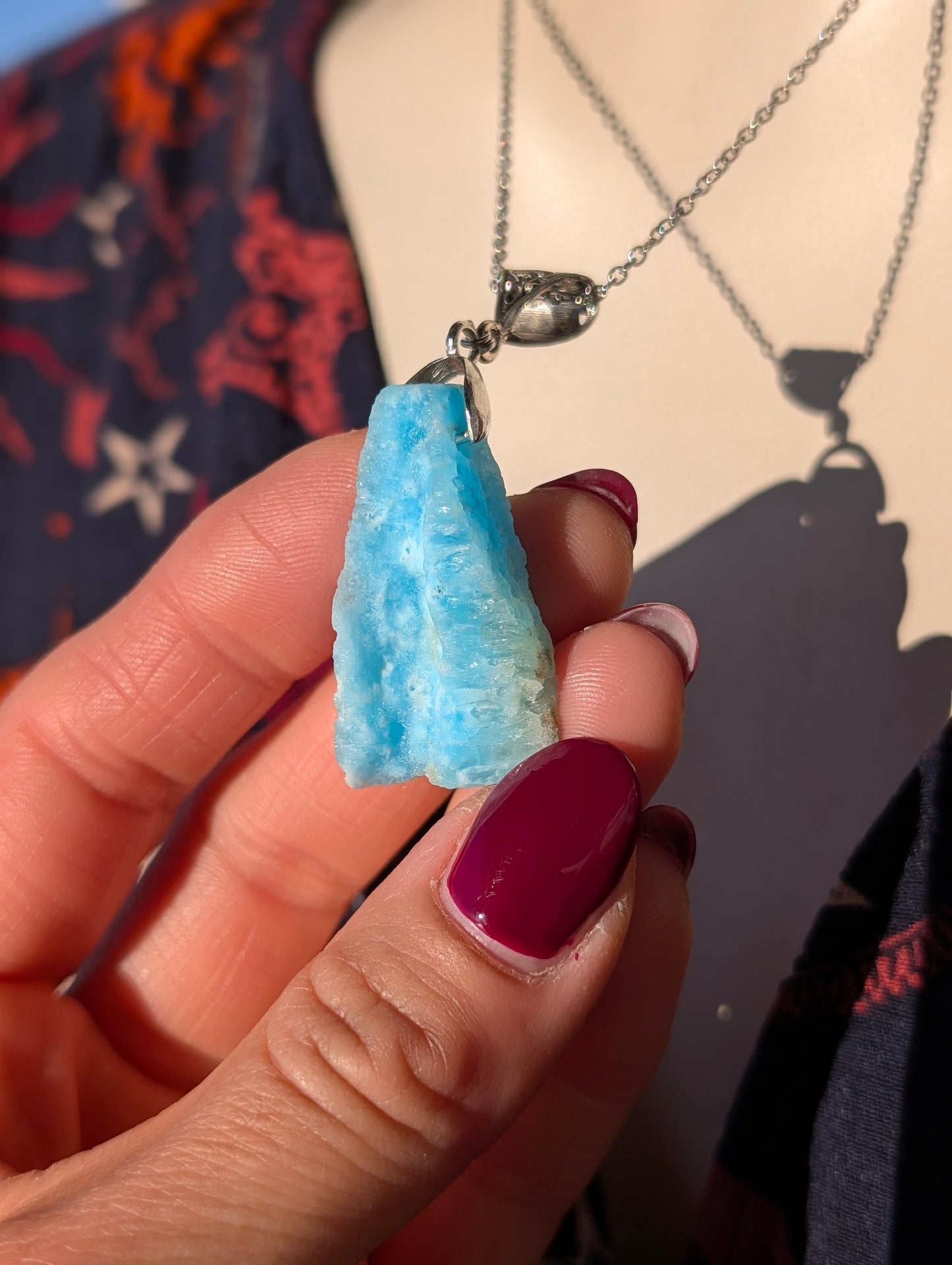Collier brut aragonite bleue