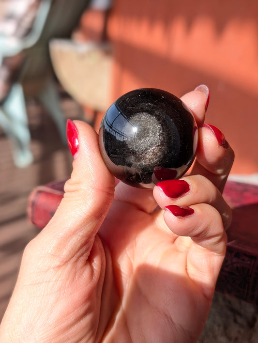 Sphère obsidienne argentée