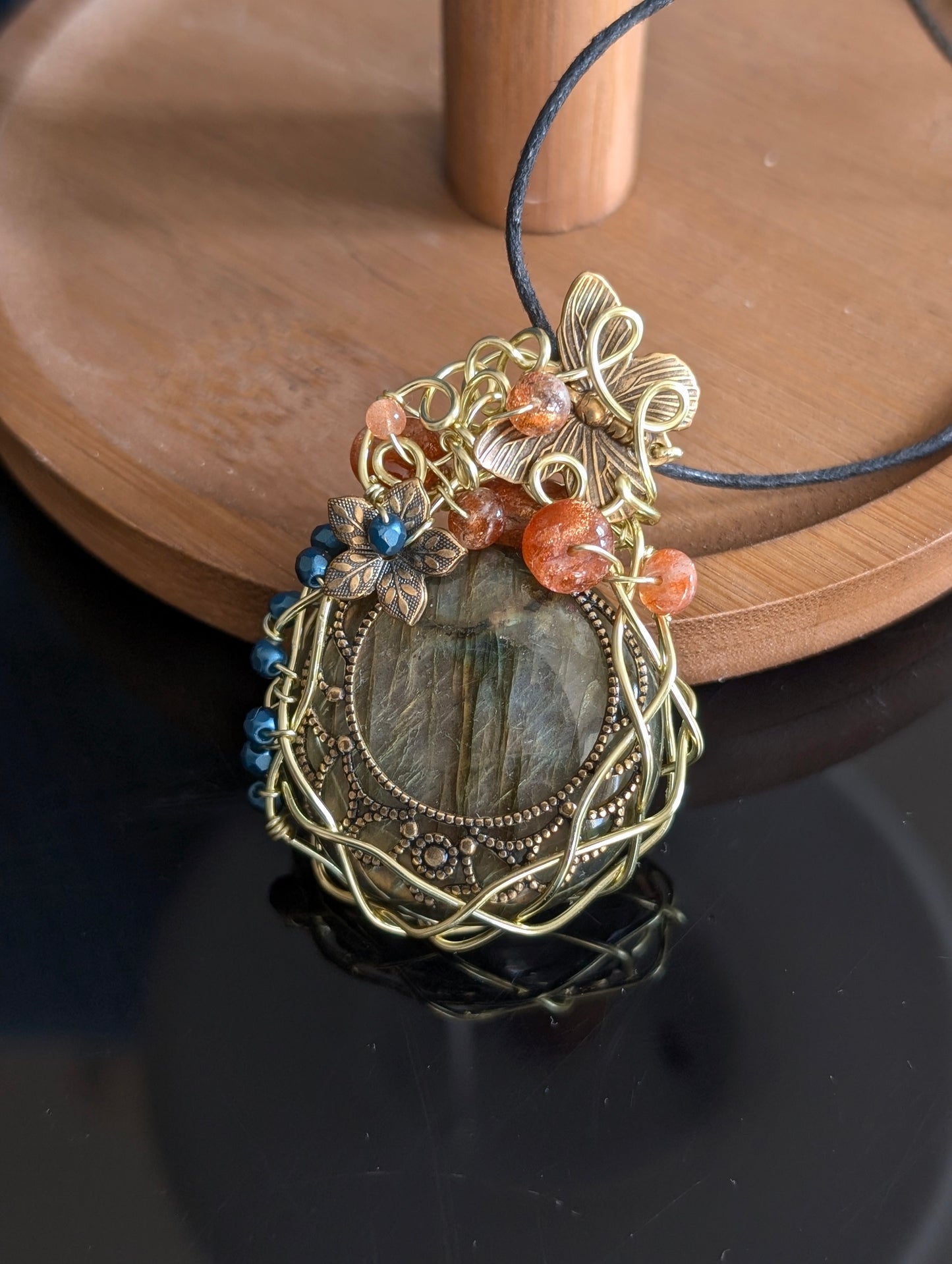 Collier wirewrap en labradorite