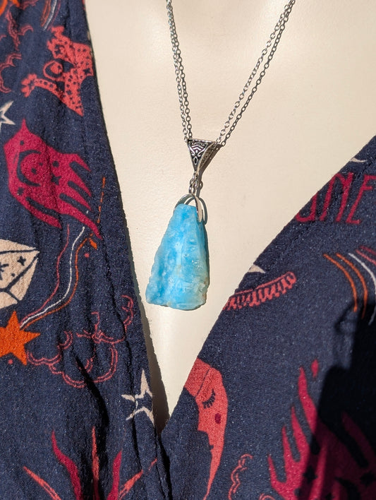 Collier brut aragonite bleue