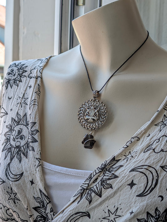 Collier vintage Bretagne avec staurotide
