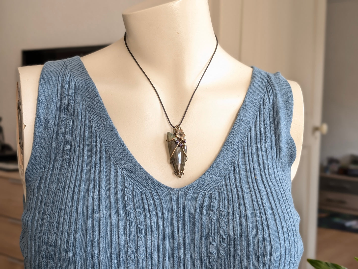 Collier wirewrap en labradorite