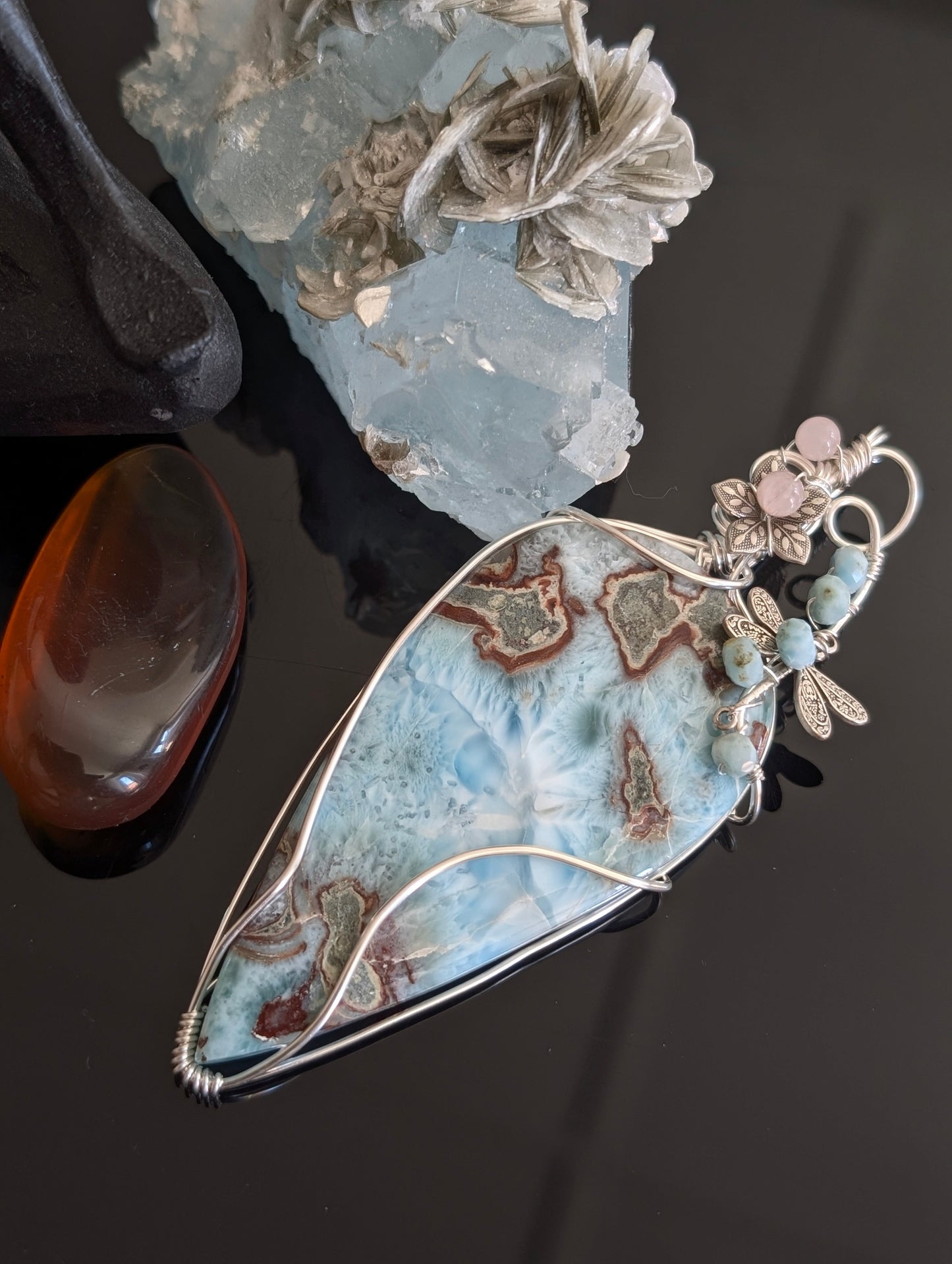 Collier avec larimar wire wrap