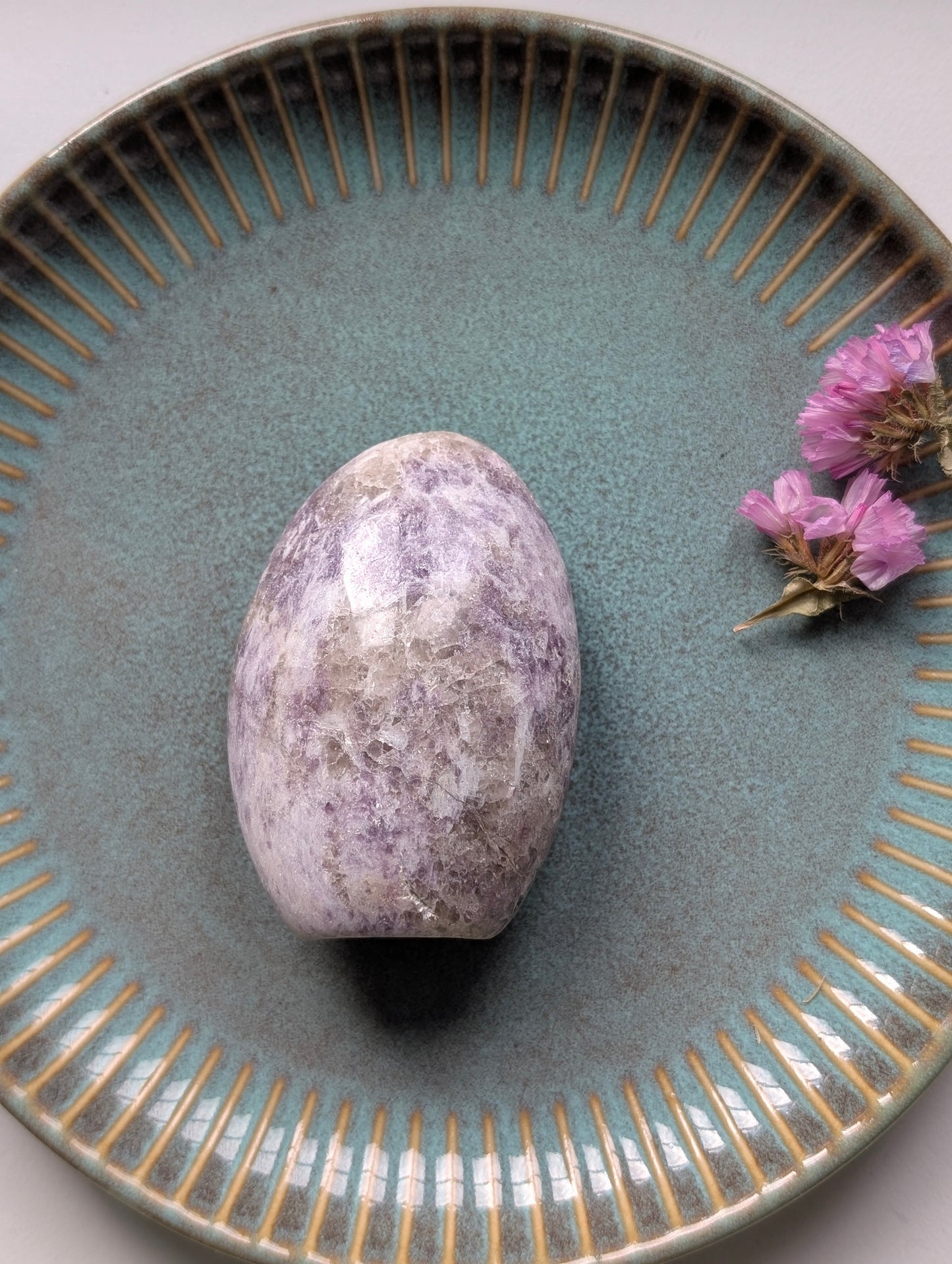 Une lépidolite à poser