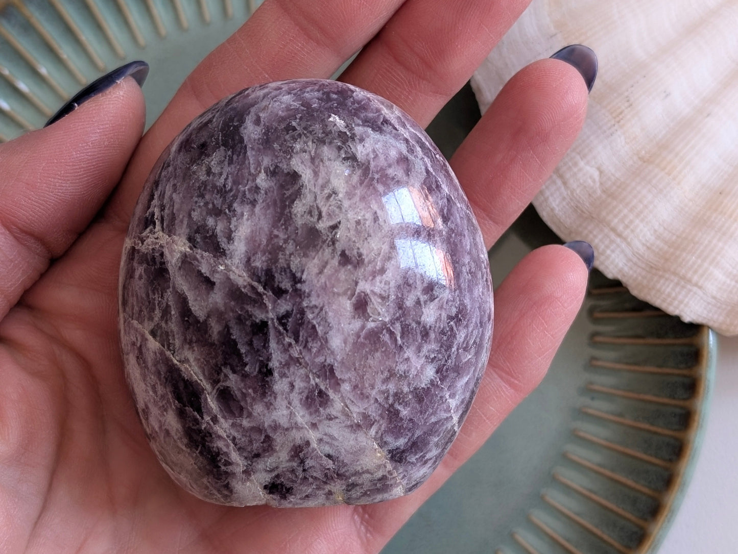 Une lépidolite à poser