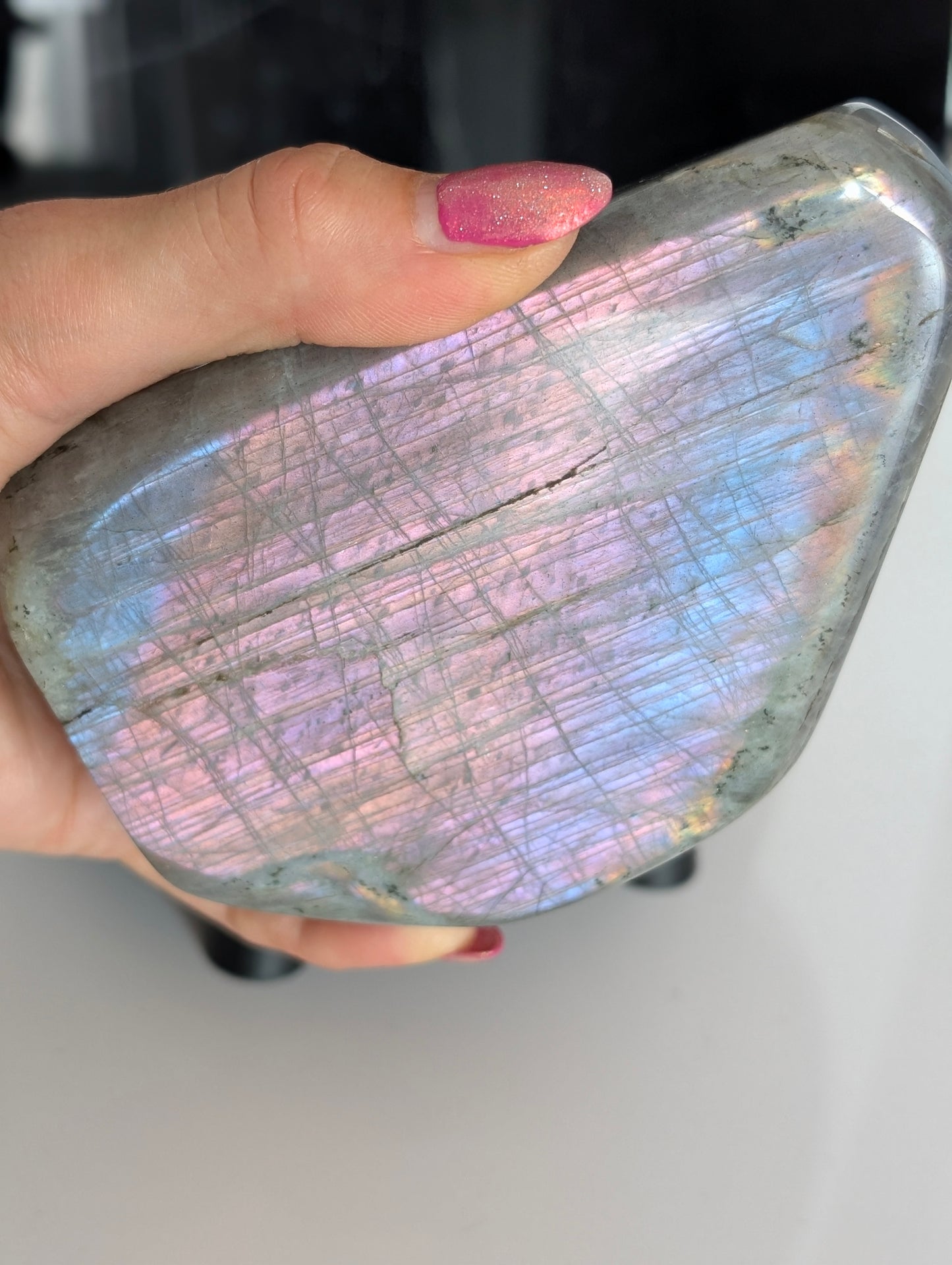 Labradorite violette à poser 892g