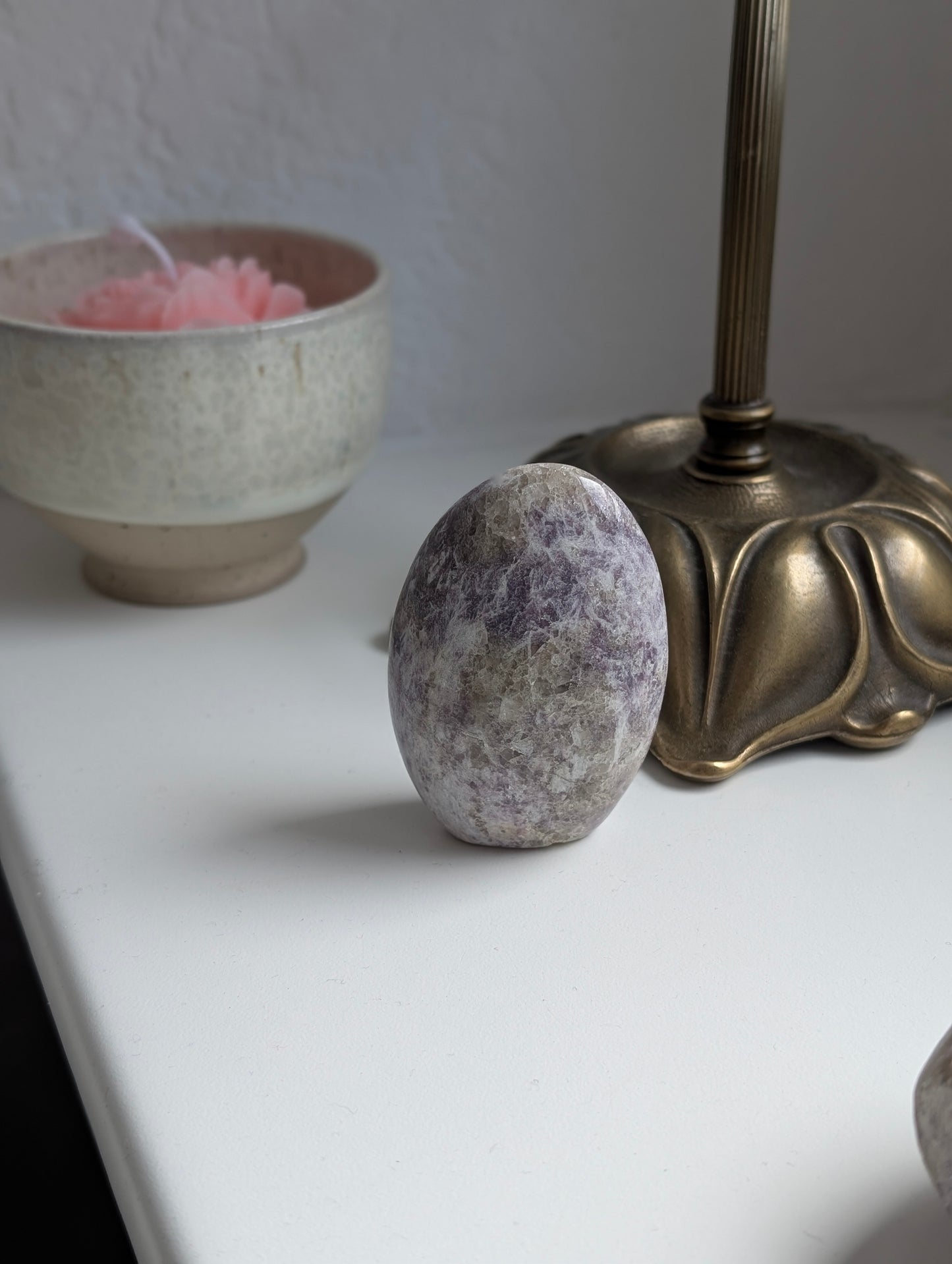 Une lépidolite à poser