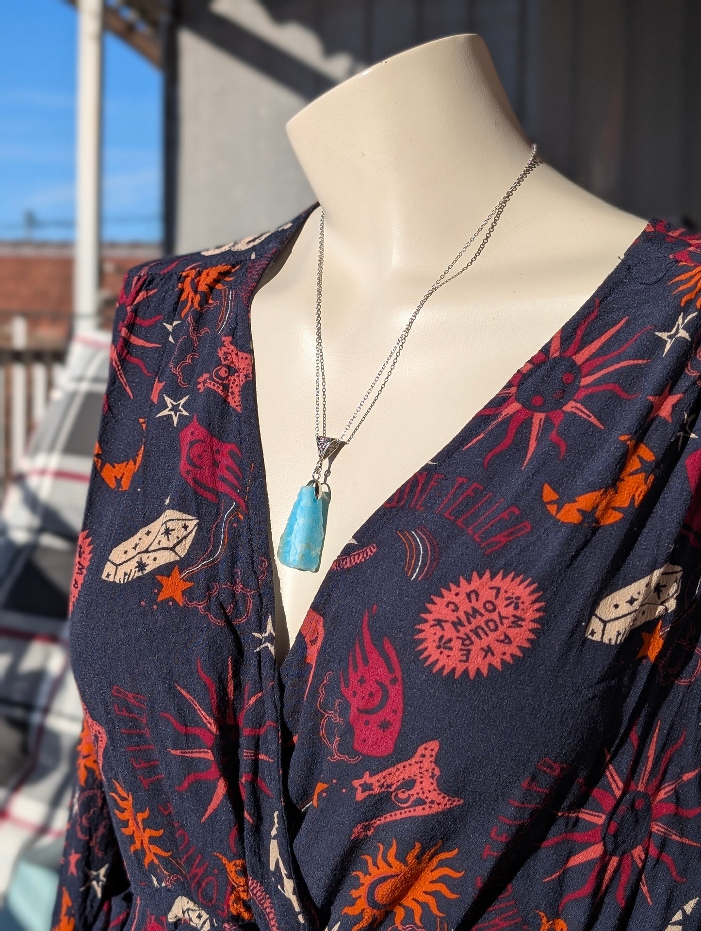 Collier brut aragonite bleue