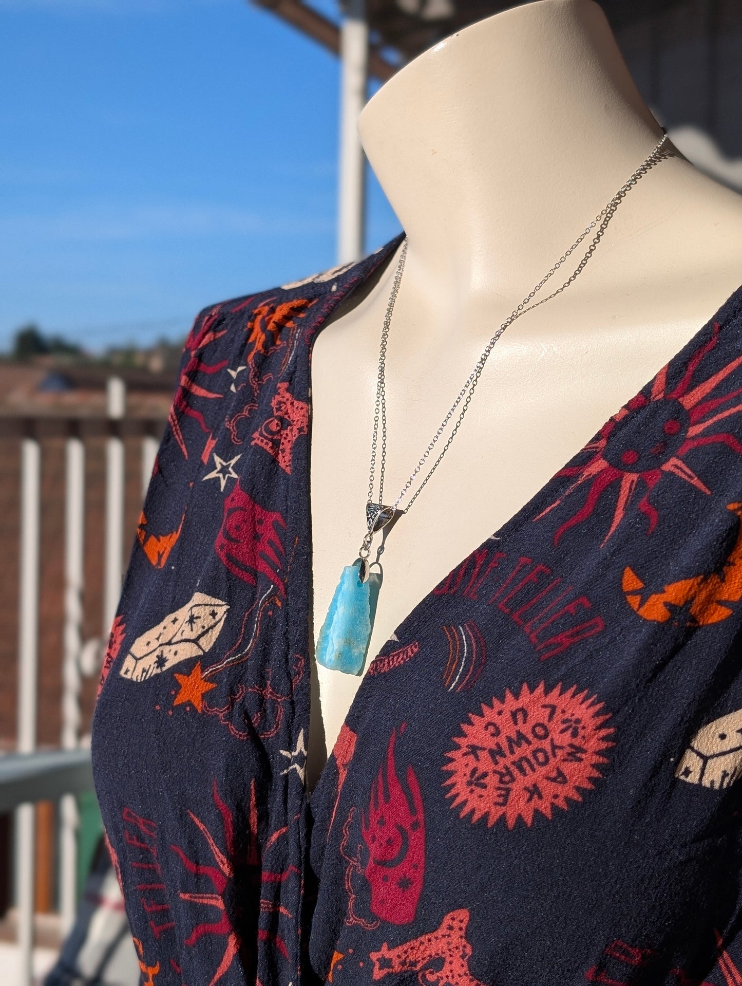 Collier brut aragonite bleue