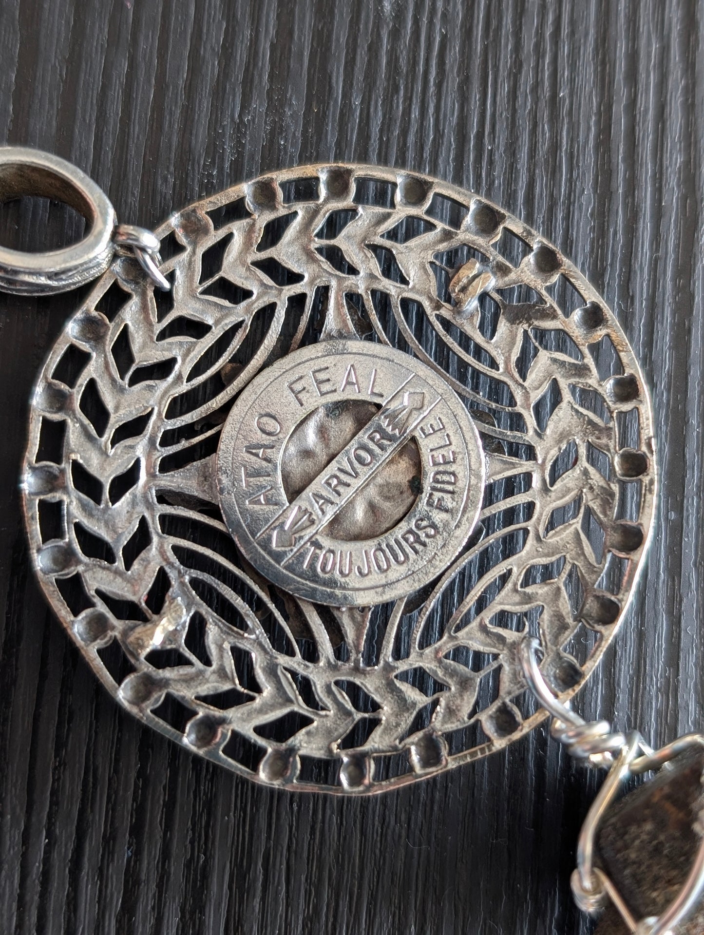 Collier vintage Bretagne avec staurotide