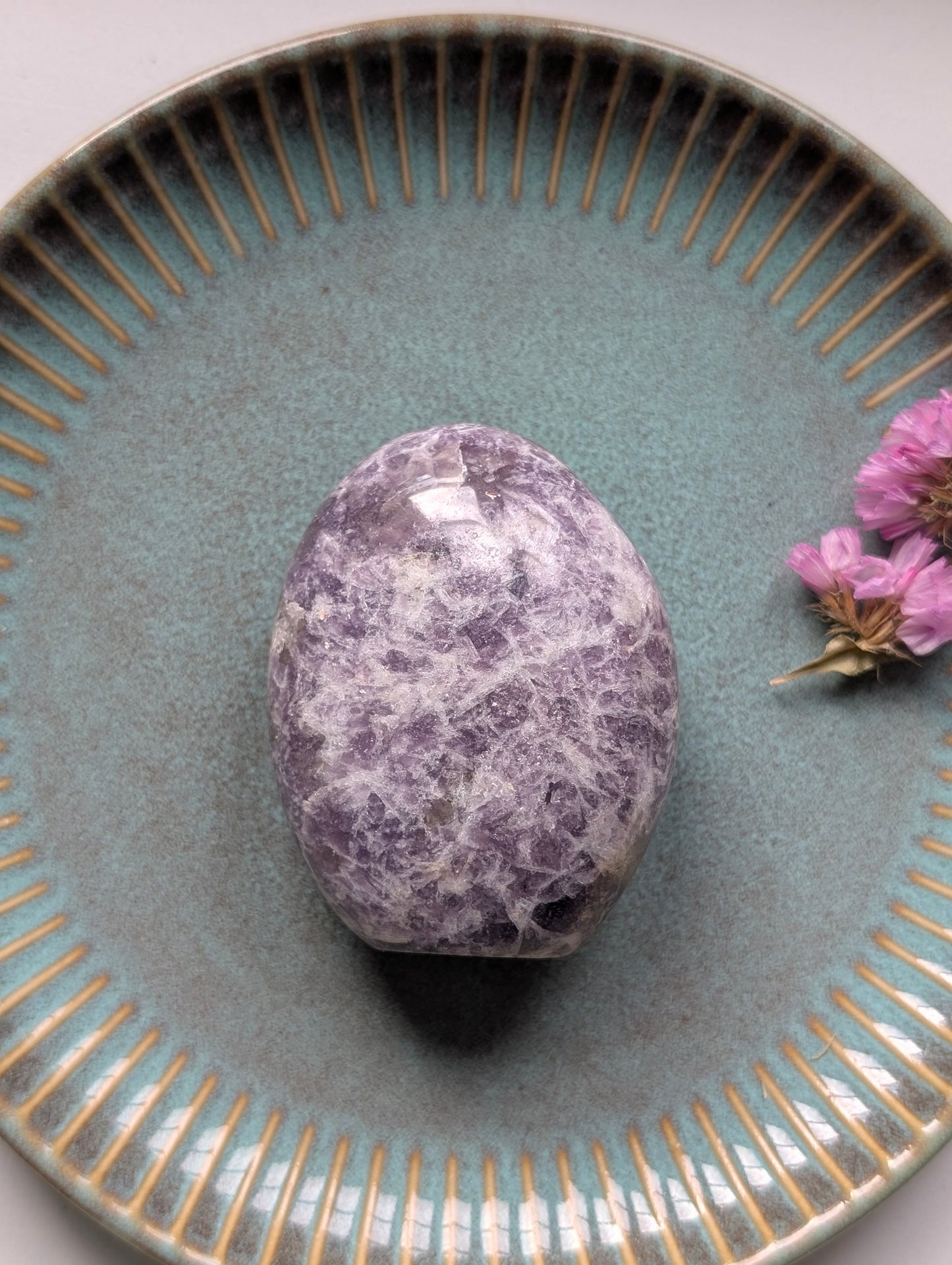 Une lépidolite à poser