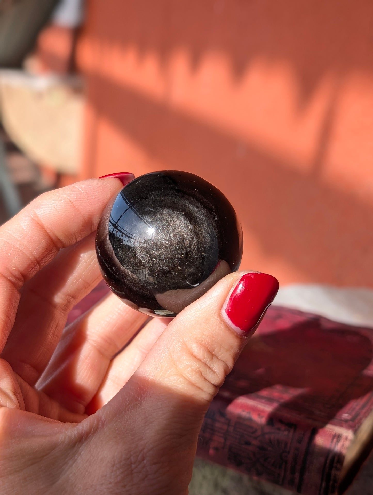 Sphère obsidienne argentée