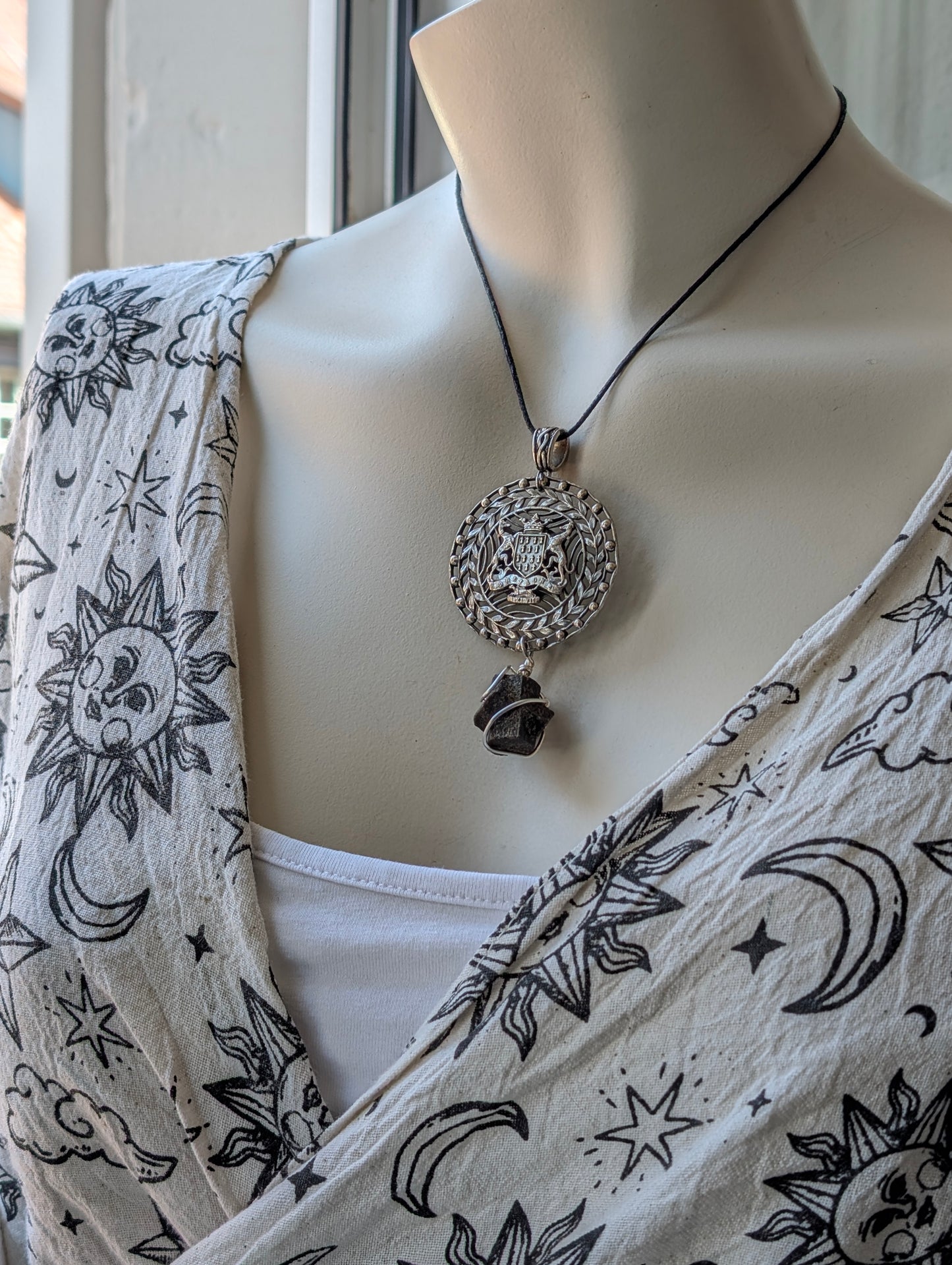 Collier vintage Bretagne avec staurotide