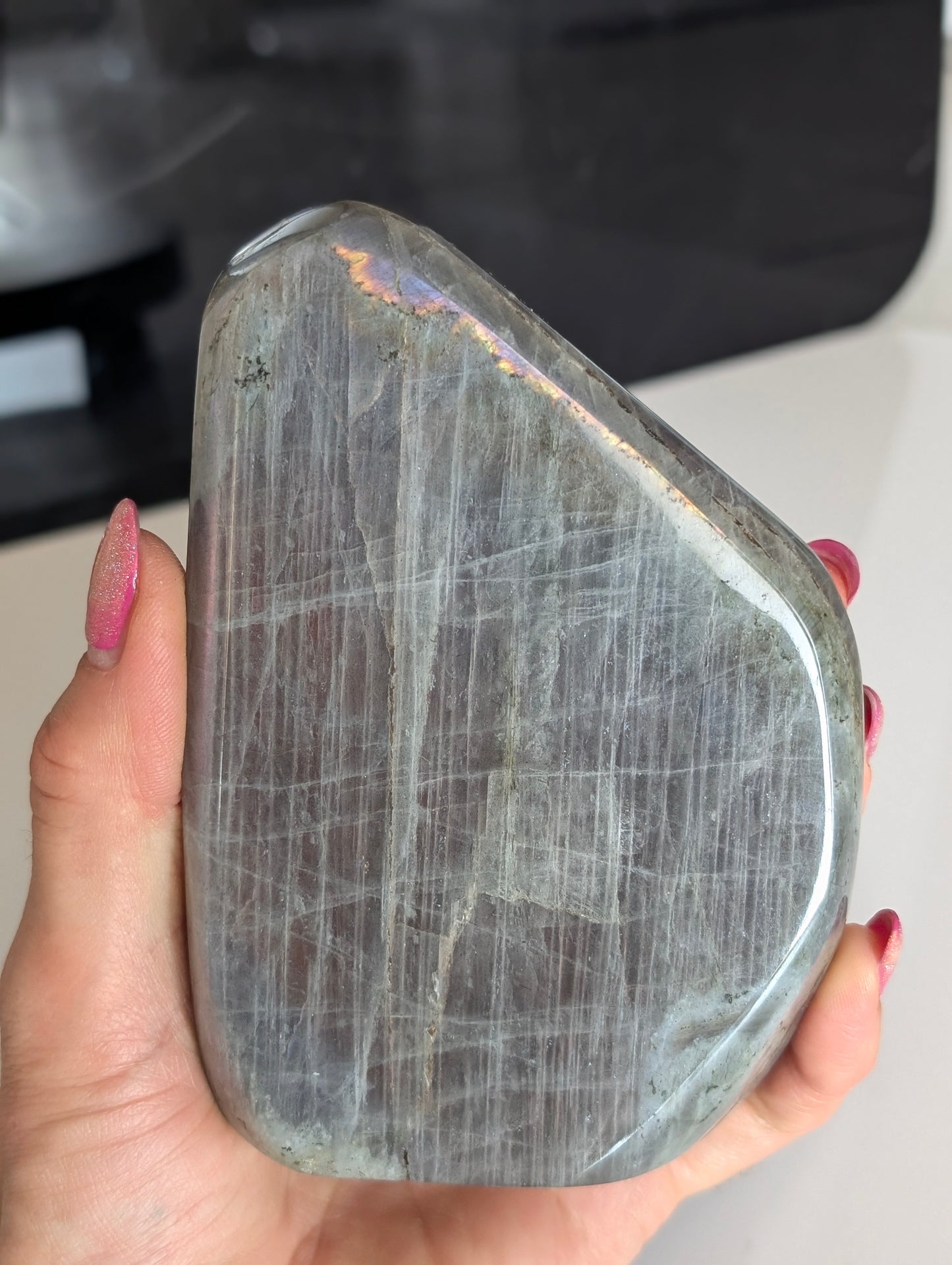 Labradorite violette à poser 892g
