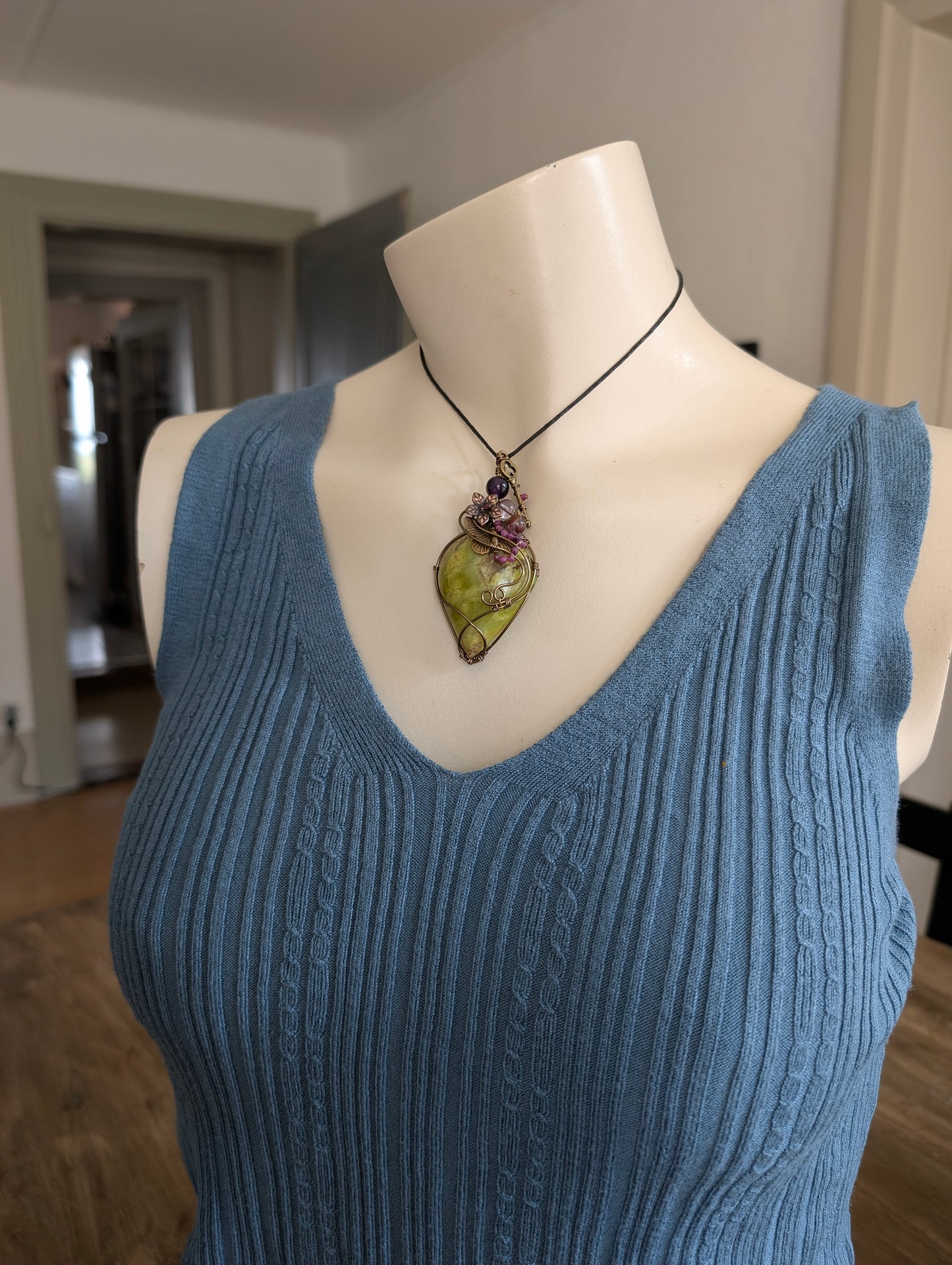Collier en opale verte wire wrap