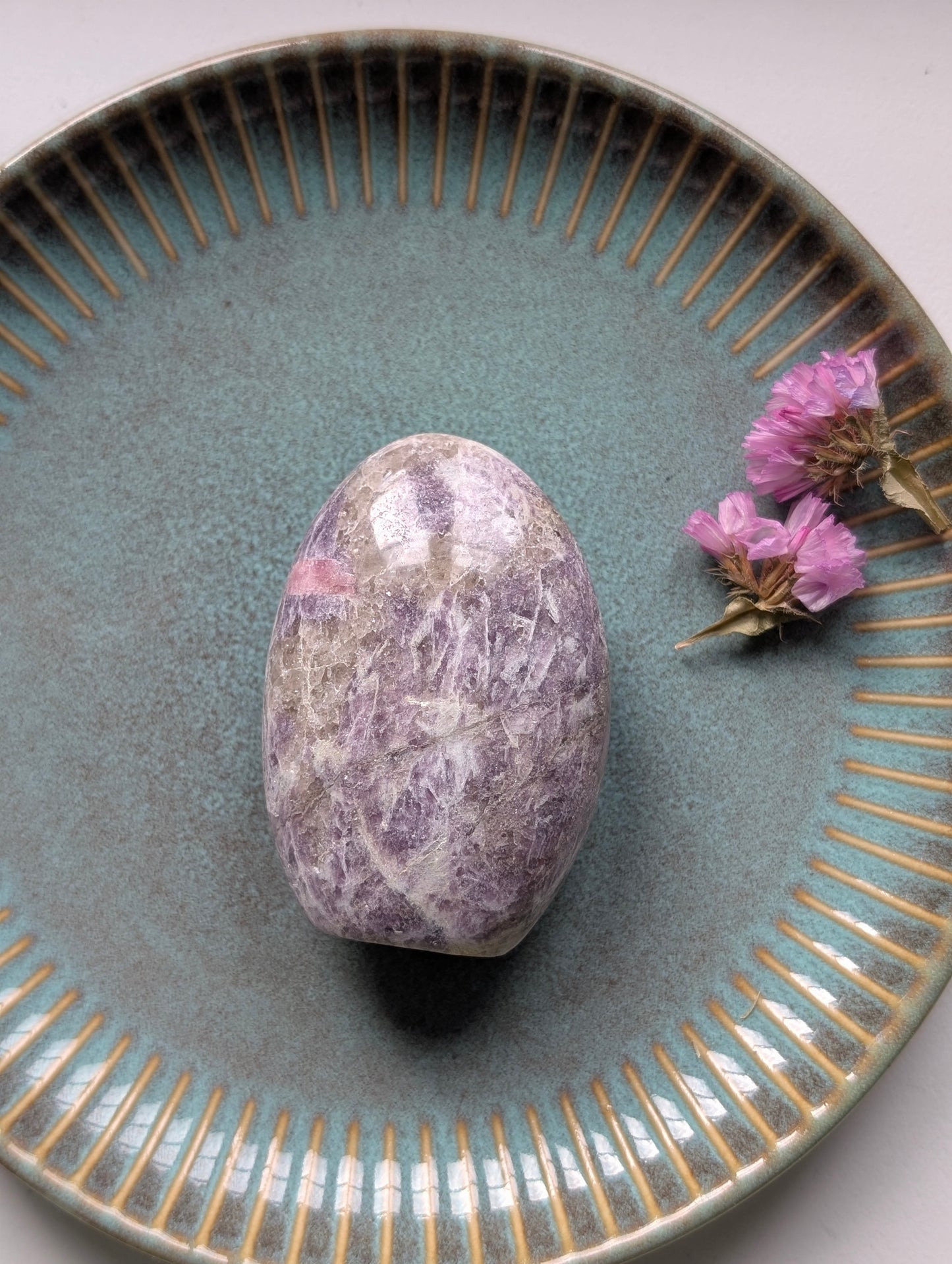 Une lépidolite à poser