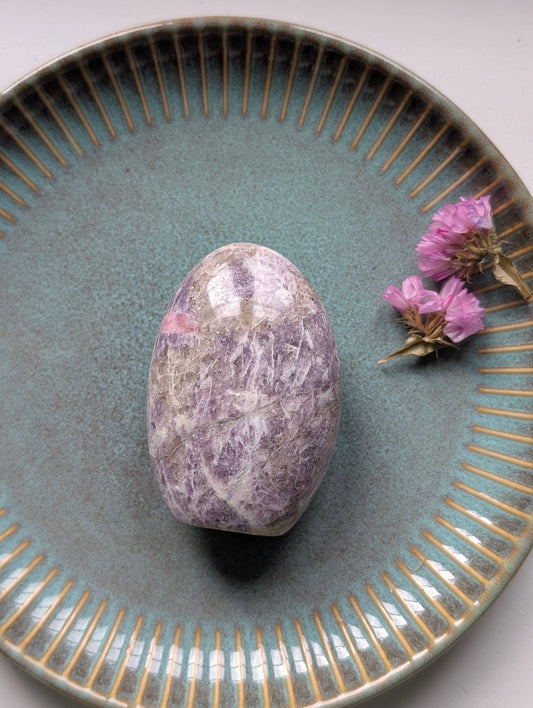 Une lépidolite à poser