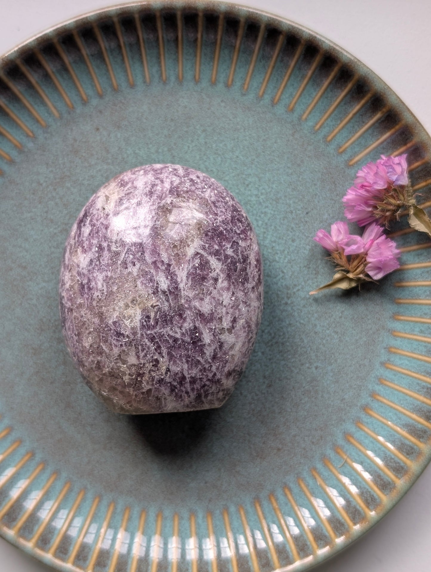 Une lépidolite à poser