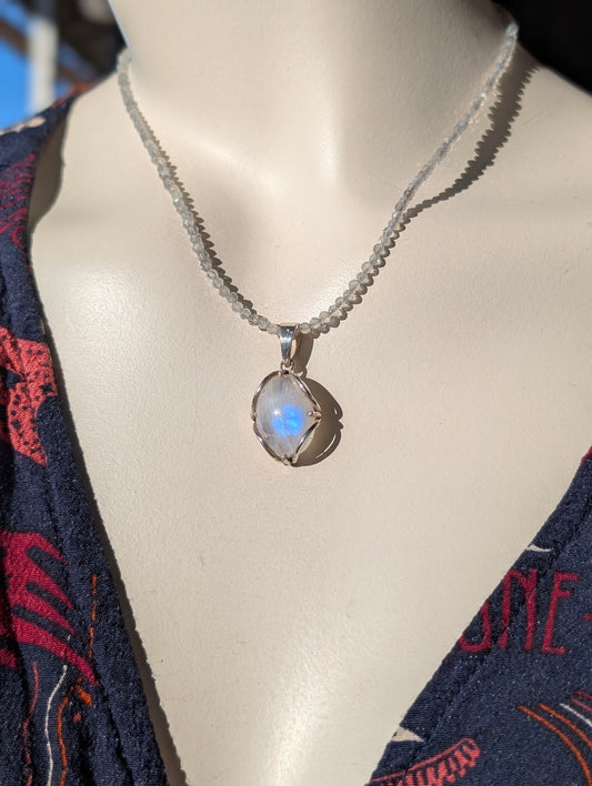 Collier avec labradorite blanche pierre de lune arc-en-ciel et labradorite