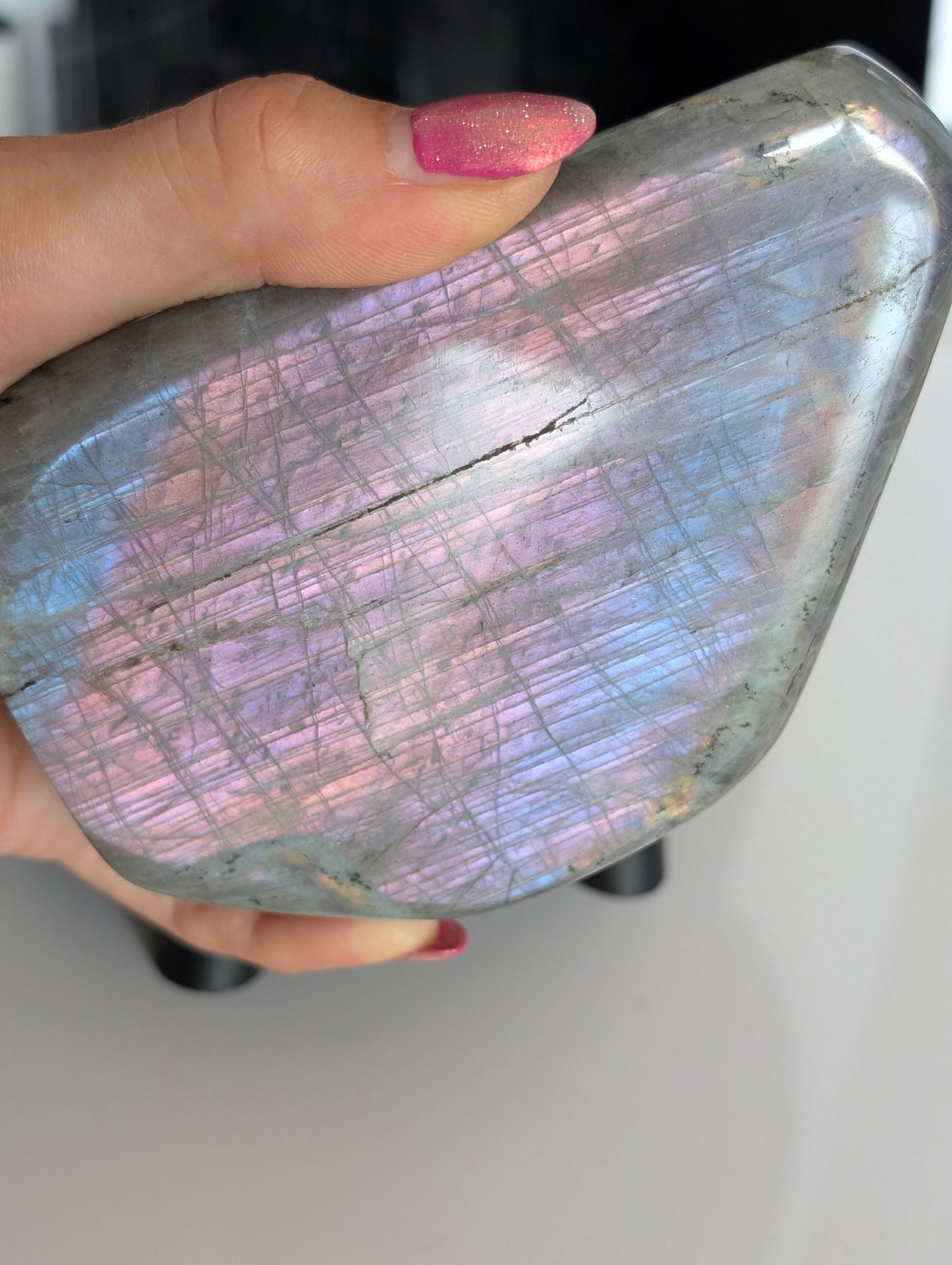 Labradorite violette à poser 892g