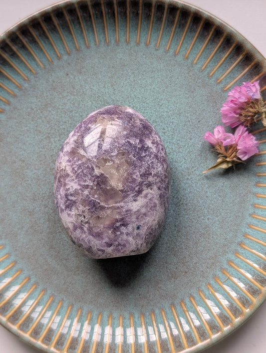 Une lépidolite à poser