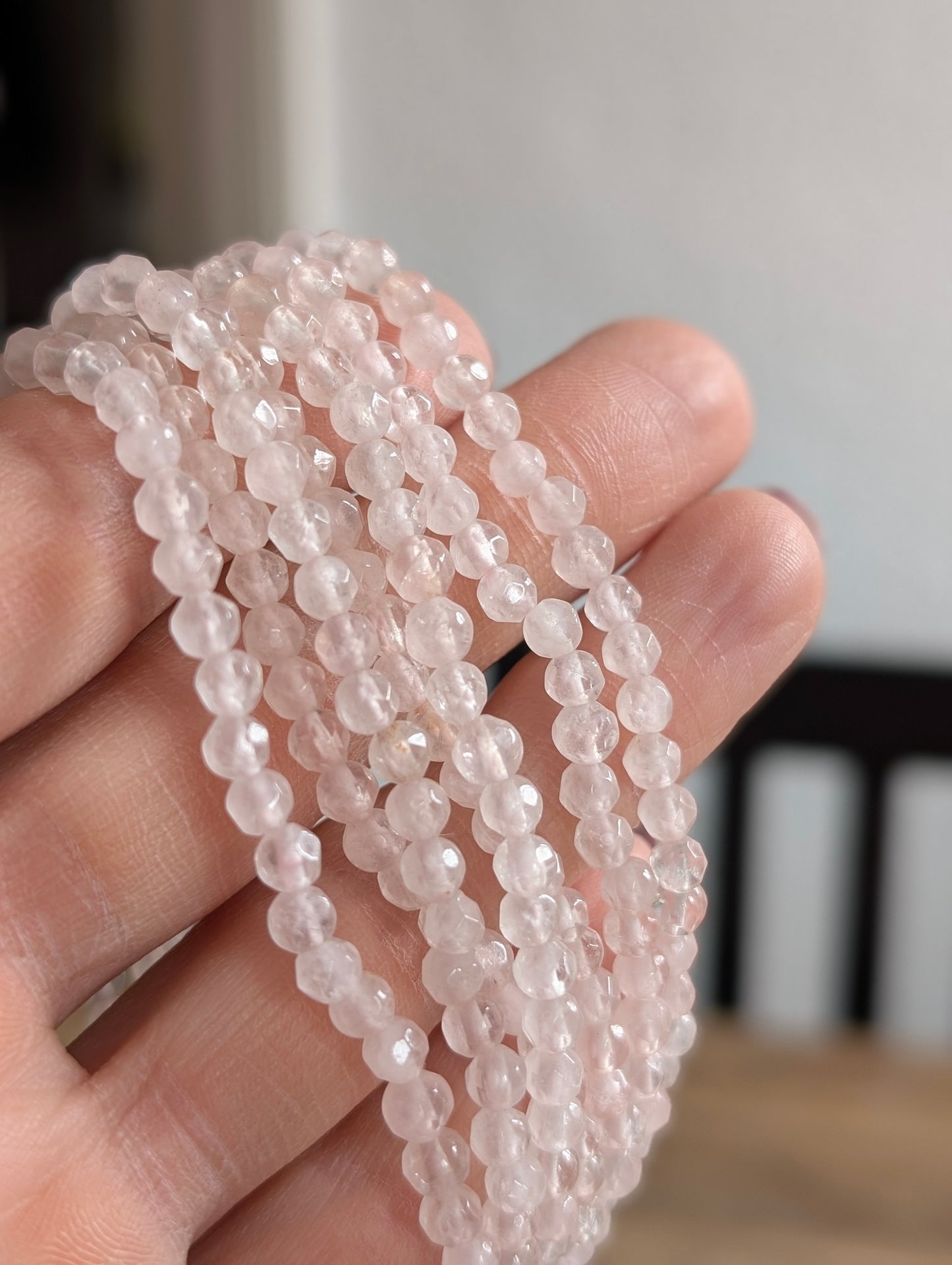 1 bracelet en quartz rose naturel