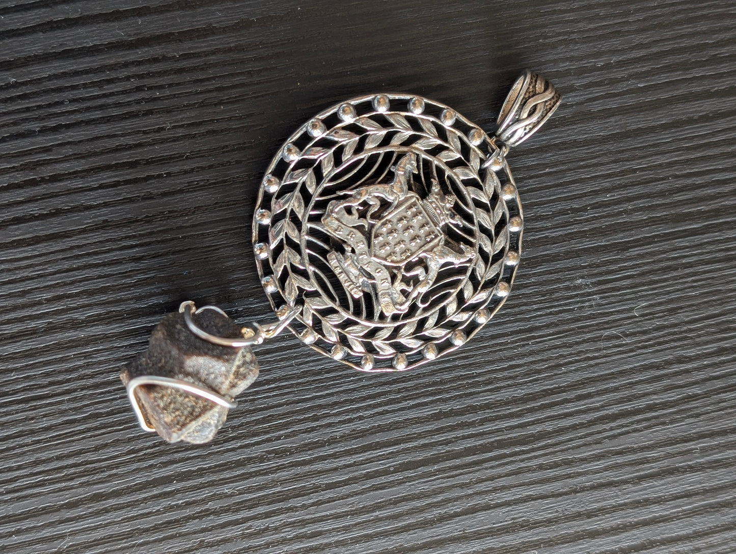 Collier vintage Bretagne avec staurotide