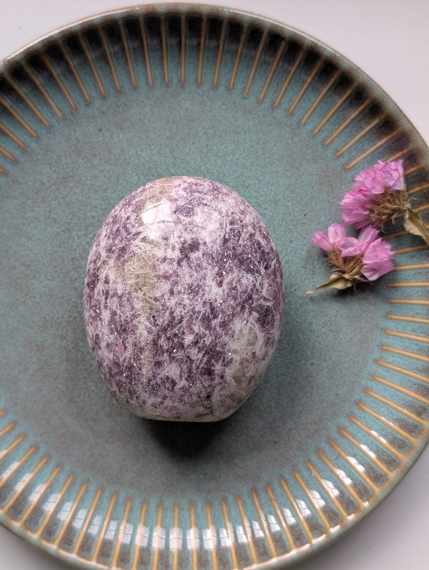 Une lépidolite à poser