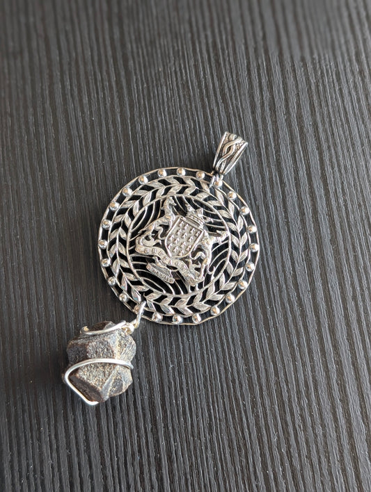Collier vintage Bretagne avec staurotide