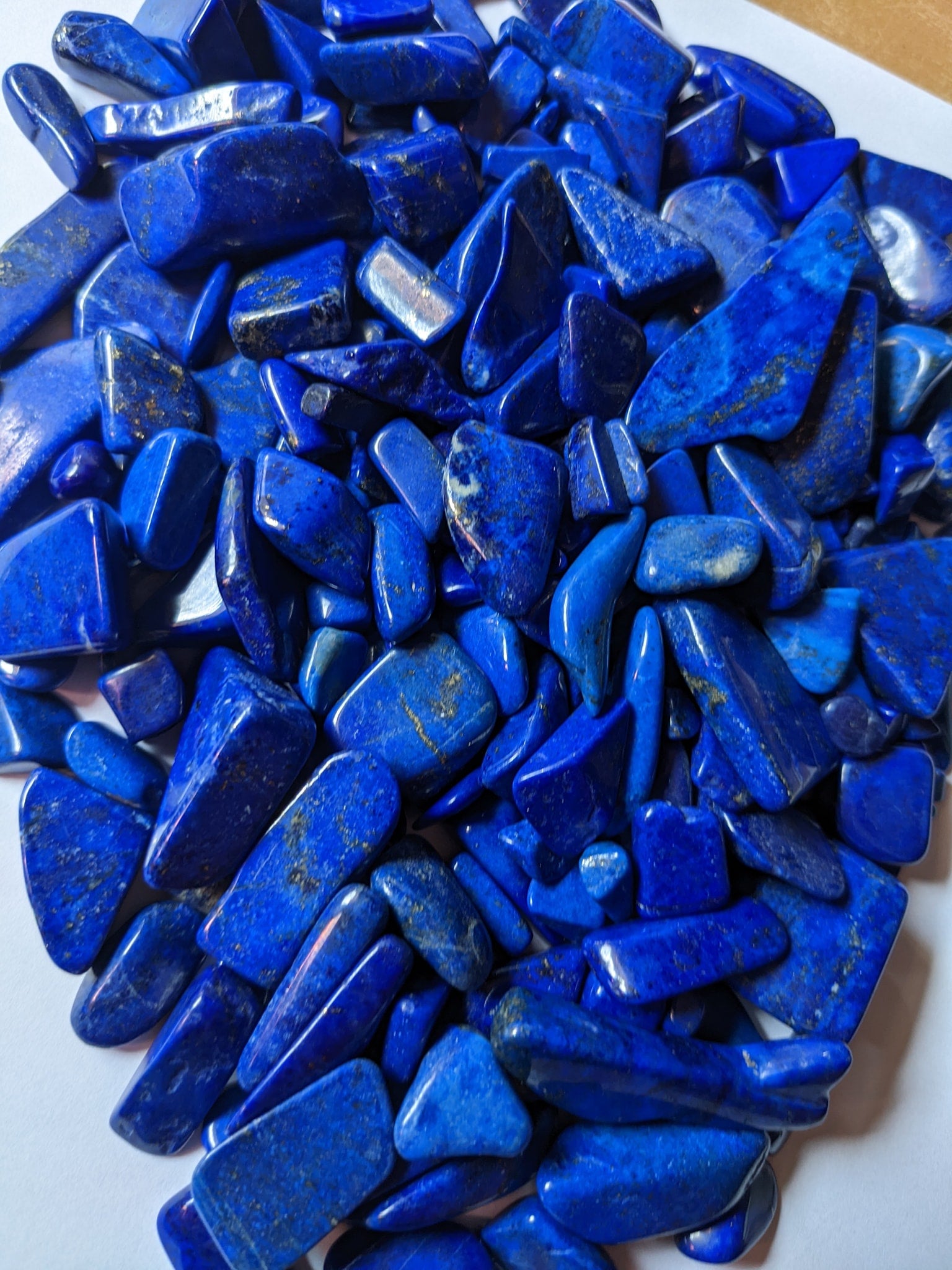 10 grammes de lapiz lazuli - 2 à 5 morceaux environ