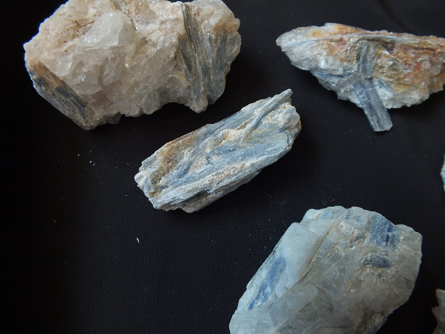Morceau de disthène cyanite bleue