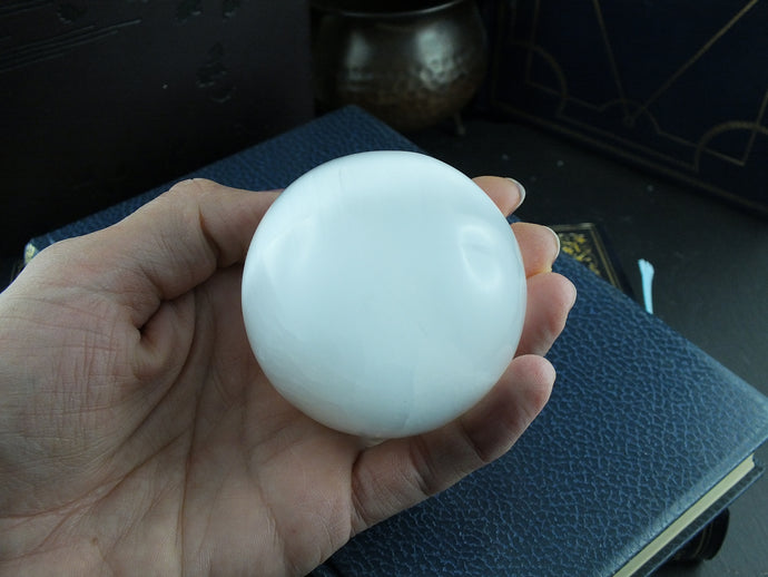 Sphère 5 - 6.5 cm en sélénite COLIS