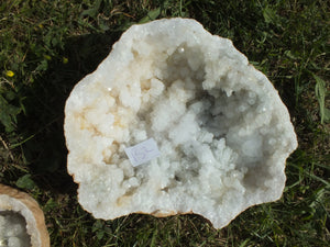 1 géode de cristal de roche B2 * 21 * 20 * 9 cm - 1.8 kilos