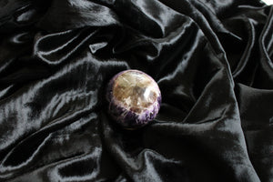 Sphère en Améthyste avec socle 429 grammes 7.1 cm *5*