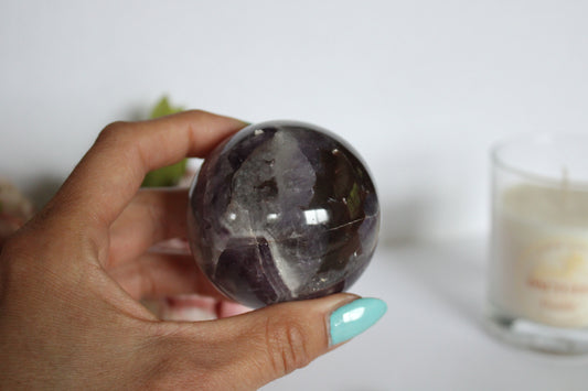 Sphère en Améthyste avec socle 289 grammes 6.3 cm