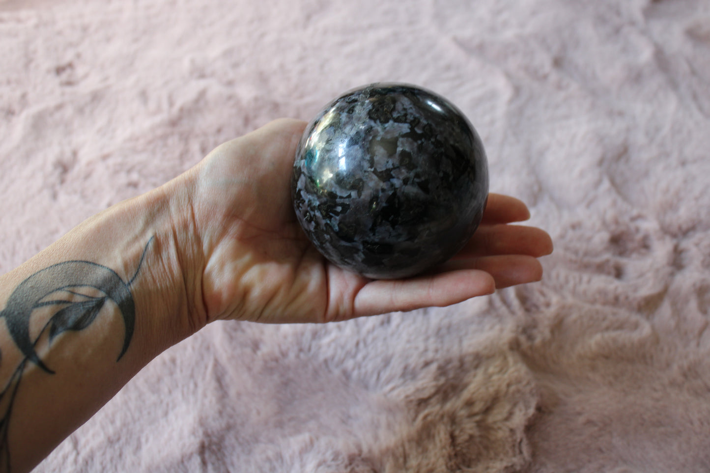 1 Sphère de gabbro ou lunélite 8 cm 837 grammes