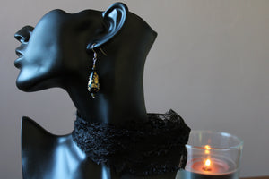 Boucles d'oreilles fleuries et obsidiennes dorées
