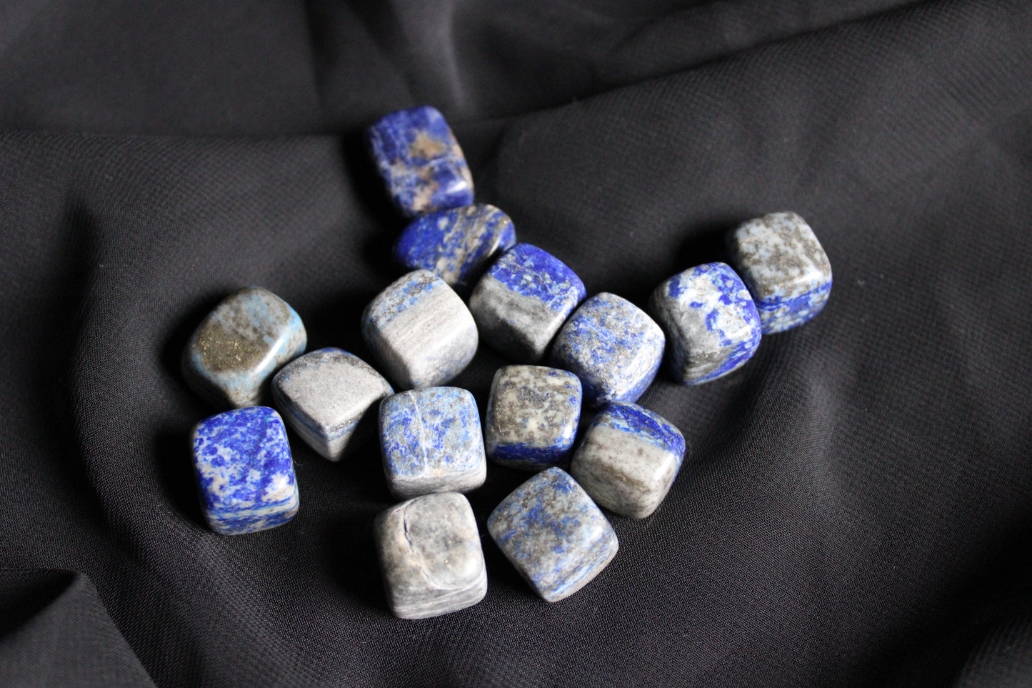 1 lapis lazuli forme cubique bords arrondis