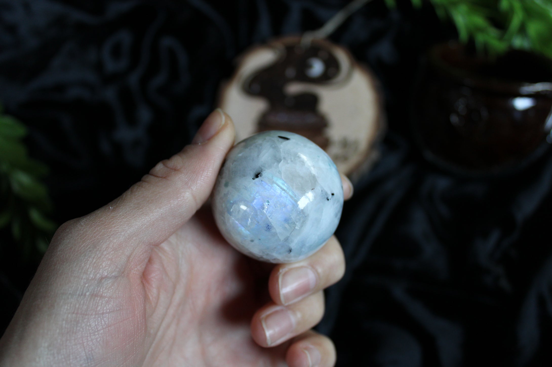 1 sphère labradorite blanche / pierre de lune arc en ciel 4.2cm