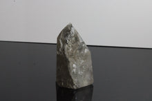 Charger la photo dans la galerie, 1 pointe de quartz lodolite